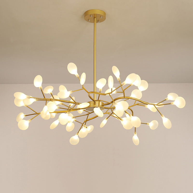 Moderne LED vuurvliegkroonluchter; sfeervolle plafondlamp voor een betoverende gloed in woonkamers.