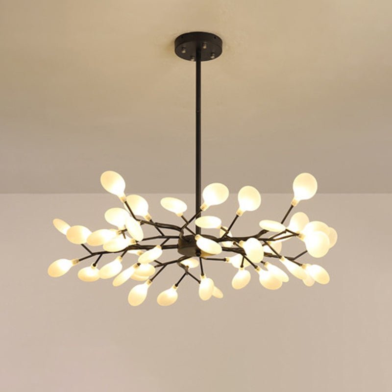 Minimalistische moderne kroonluchter; strak design met LED verlichting en vuurvliegjes.