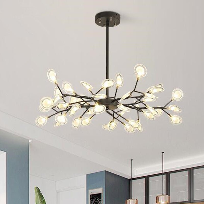 Creëert magische sfeer met LED vuurvliegjes; moderne plafonddecoratie, zwart-goud.