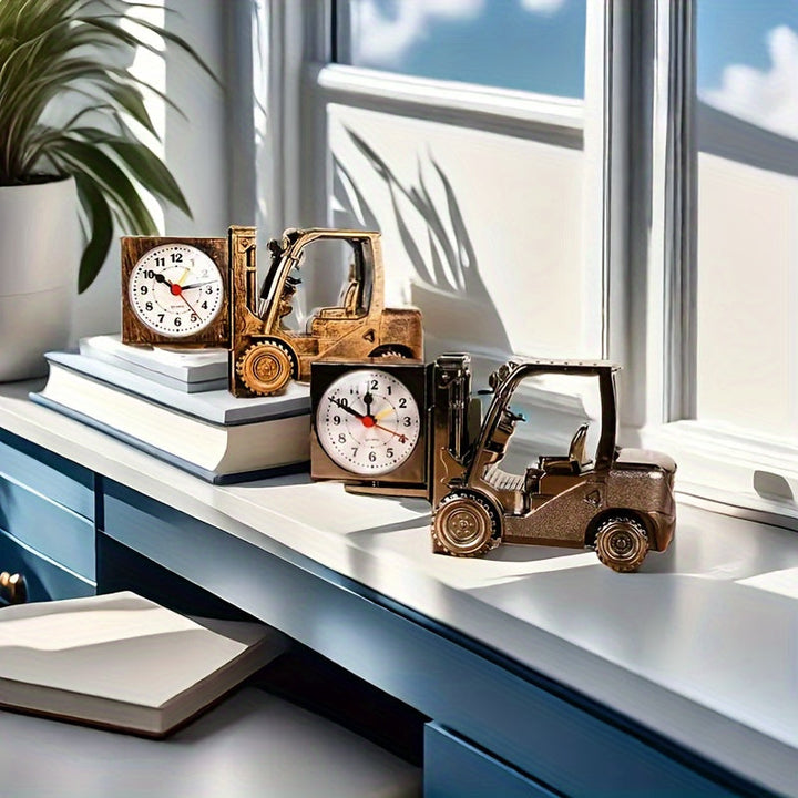 Unieke wekker in de vorm van een retro vorkheftruck; perfecte decoratie voor elke studentenkamer.