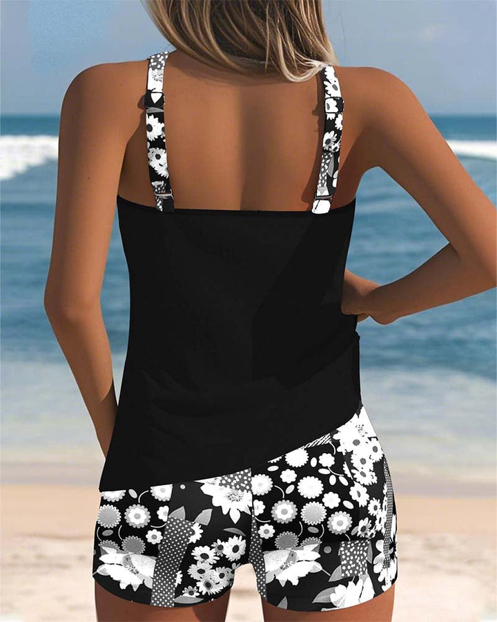 Flatterende dames tankini set, ontworpen voor zelfvertrouwen bij zwemmen en strandactiviteiten.