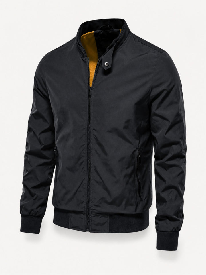 Heren bomberjack met opstaande kraag en ritssluiting; een stijlvolle herfstjas voor dagelijks casual comfort.