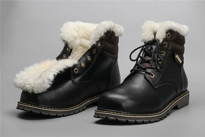 Zwarte heren winterlaarzen, modieus en praktisch, met warme en zachte voering.