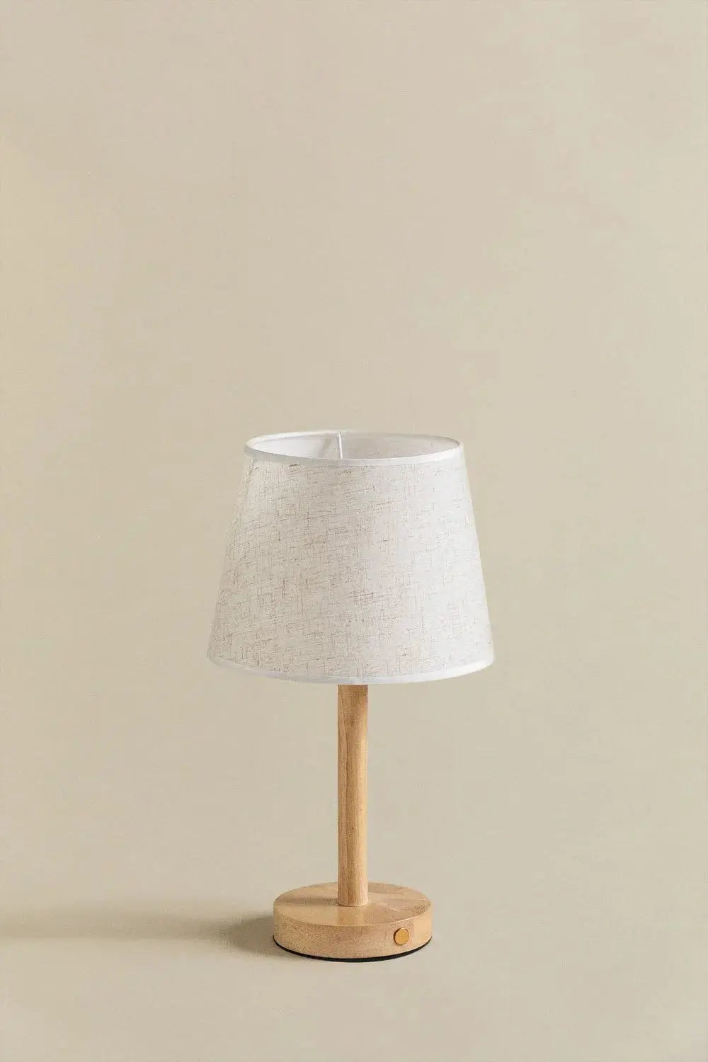 Stijlvolle houten LED nachtlampje, draadloos en dimbaar, perfect voor slaapkamer of woonkamer met warm licht.