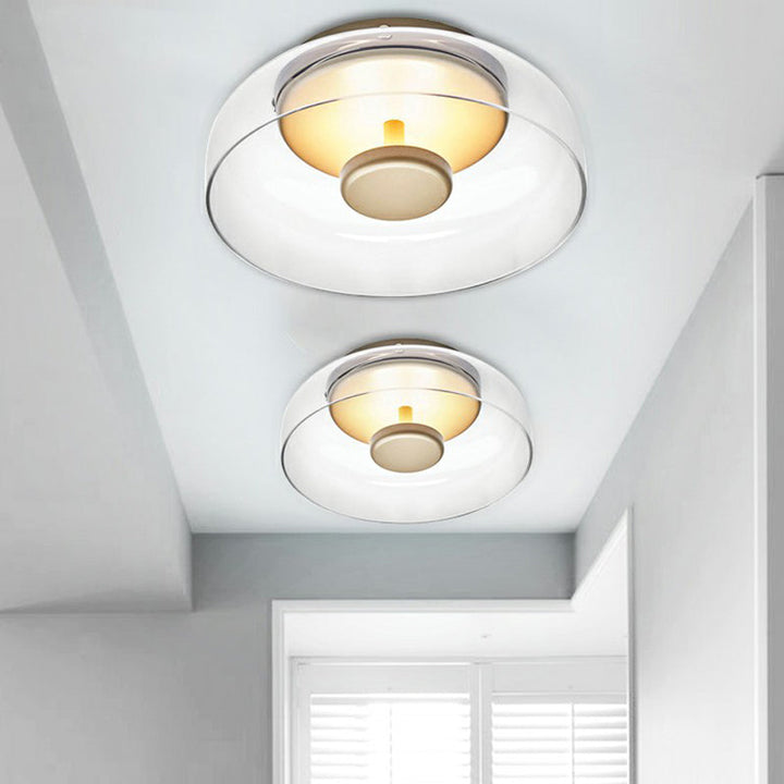 Compacte moderne LED plafonnière in rookgrijs. Elegant design voor hal, entree of woonkamer met warme sfeerverlichting.