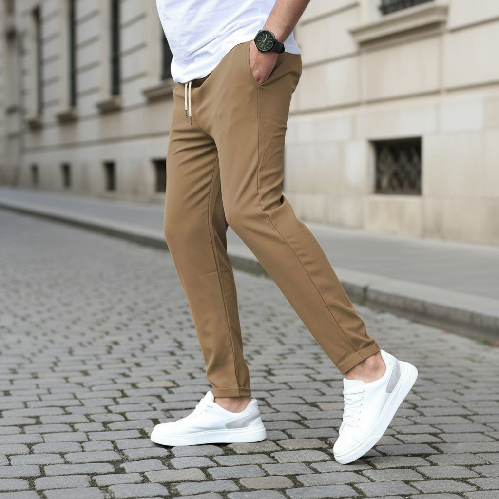 Veelzijdige heren casual broek met rechte pijpen, essentieel voor elke garderobe, comfortabel en stijlvol.