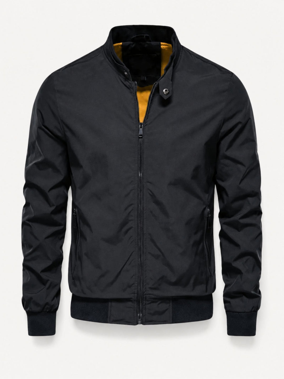 Stijlvol heren bomberjack met stevige ritssluiting en opstaande kraag; perfecte bovenkleding voor herfst.