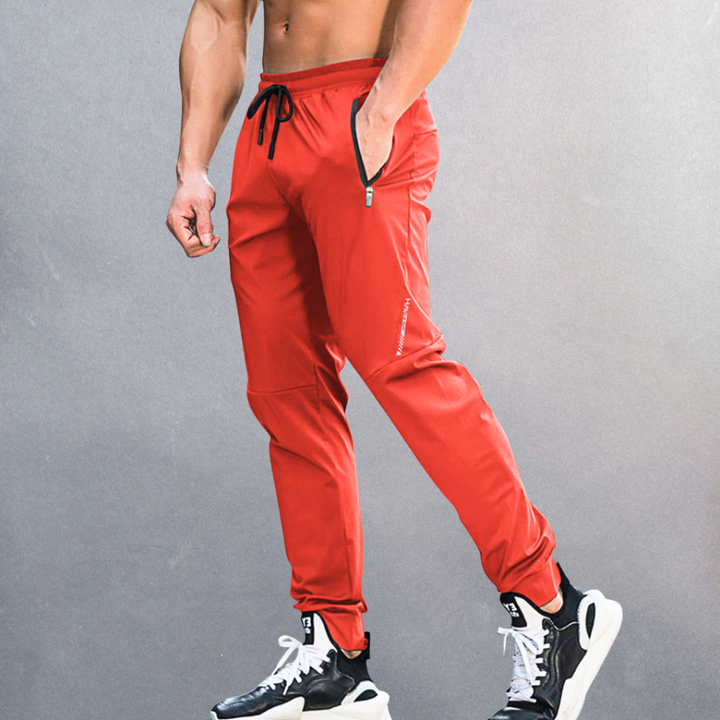 Duurzame heren sportbroek met comfortabele elastische taille, perfect voor actieve mannen en ontspannen momenten.