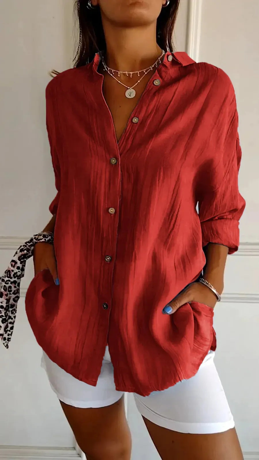 Lente/zomer dames top: nieuwe elegante plooitop met reverskraag en lange mouwen.