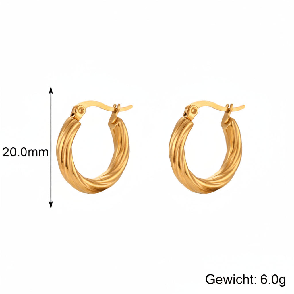 Elegante gedraaide C-oorringen voor dames in goudkleurig roestvrij staal, een stijlvolle fashion accessoire.