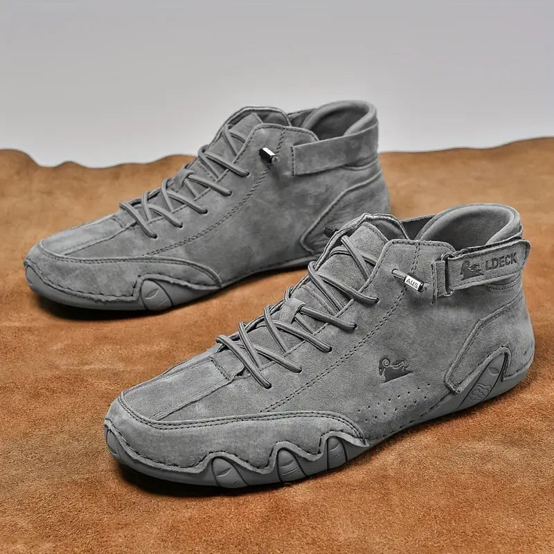 Hoymans Adriel waterdichte herenschoenen. Duurzaam kunstleer, comfortabel en elastische sluiting.