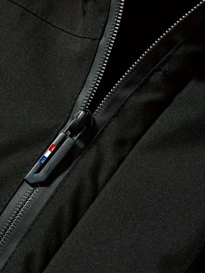 Klassieke heren parka, waterdicht en warm, een essentiële winterjas voor buiten.
