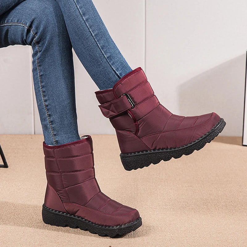 Comfortabele waterdichte snowboots met warme binnenvoering en flexibele plateauzool.