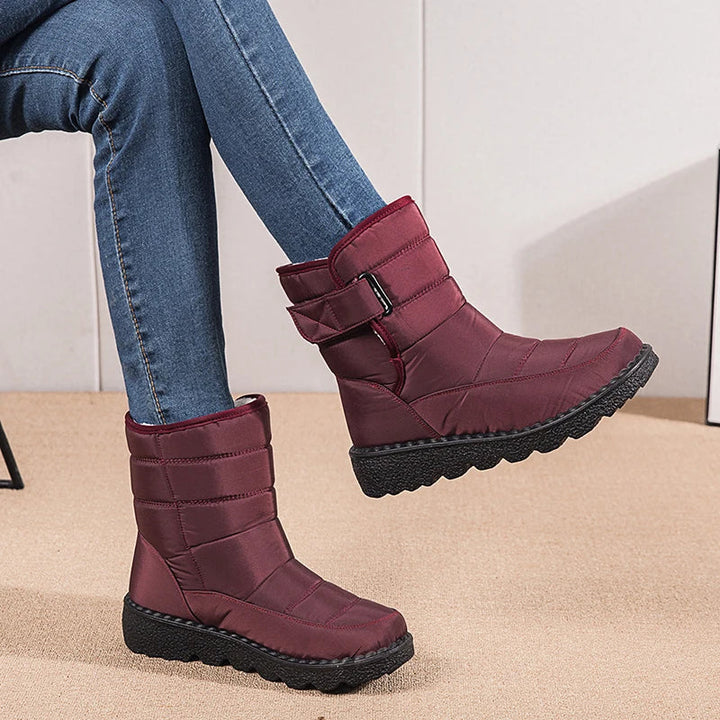 Comfortabele waterdichte snowboots met warme binnenvoering en flexibele plateauzool.