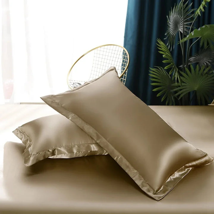Comfortabel zijde satijn beddengoed, ideaal voor elk seizoen. Elegante uitstraling in uw interieur.
