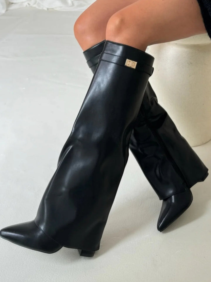 Stijlvolle dameslaarzen, hoog en elegant, in zwart, beige of bruin. Comfortabele schoenen voor elk seizoen.