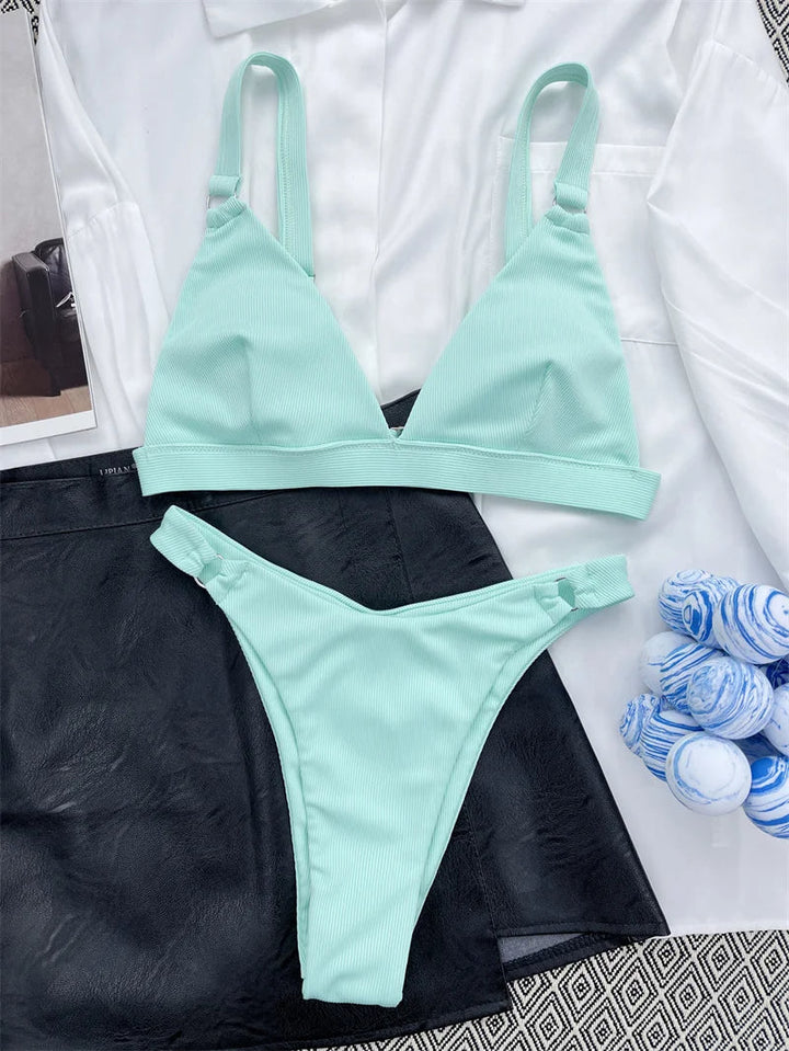 Dames Vera bikini, opvallende kleur, met push-up functie en trendy Braziliaans broekje.