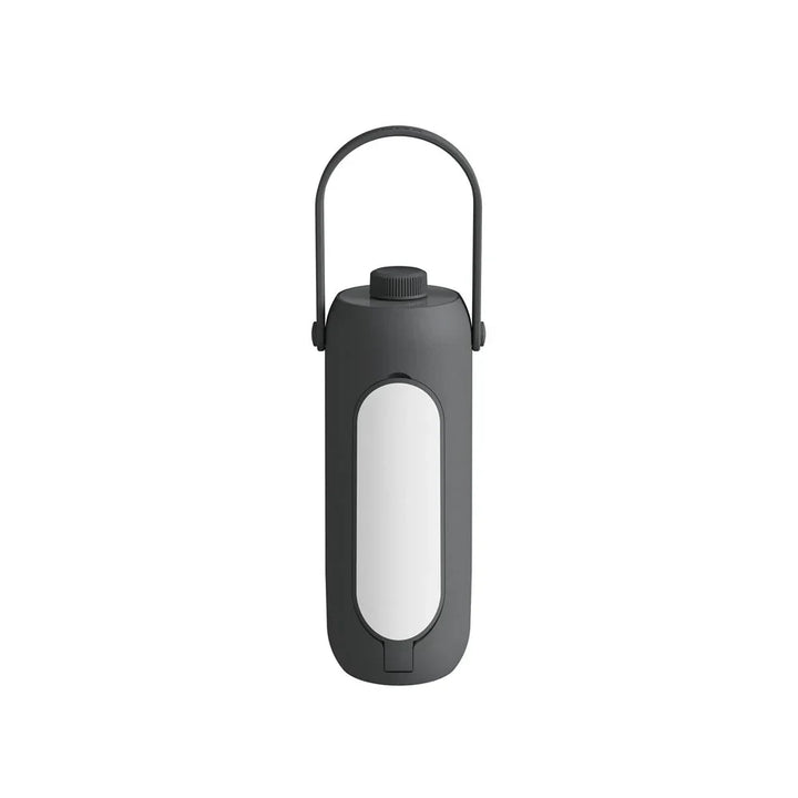 LumiCamp LED lamp zorgt voor helder licht tijdens avondvissen, een must-have voor vissers.