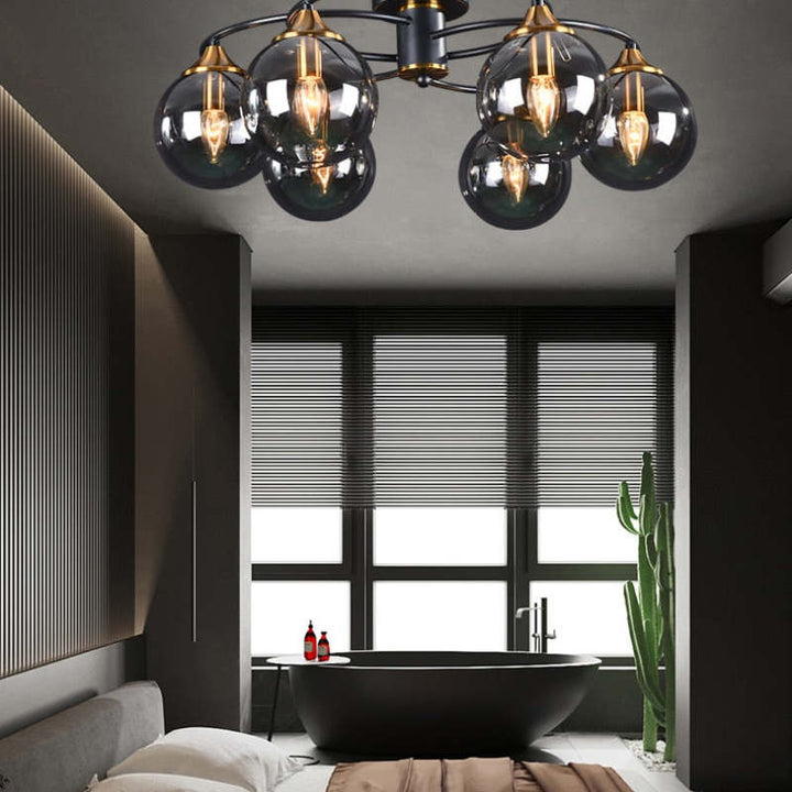 Klassieke LumiAura plafondlamp met prachtig rookglas, ideaal voor slaapkamerverlichting.