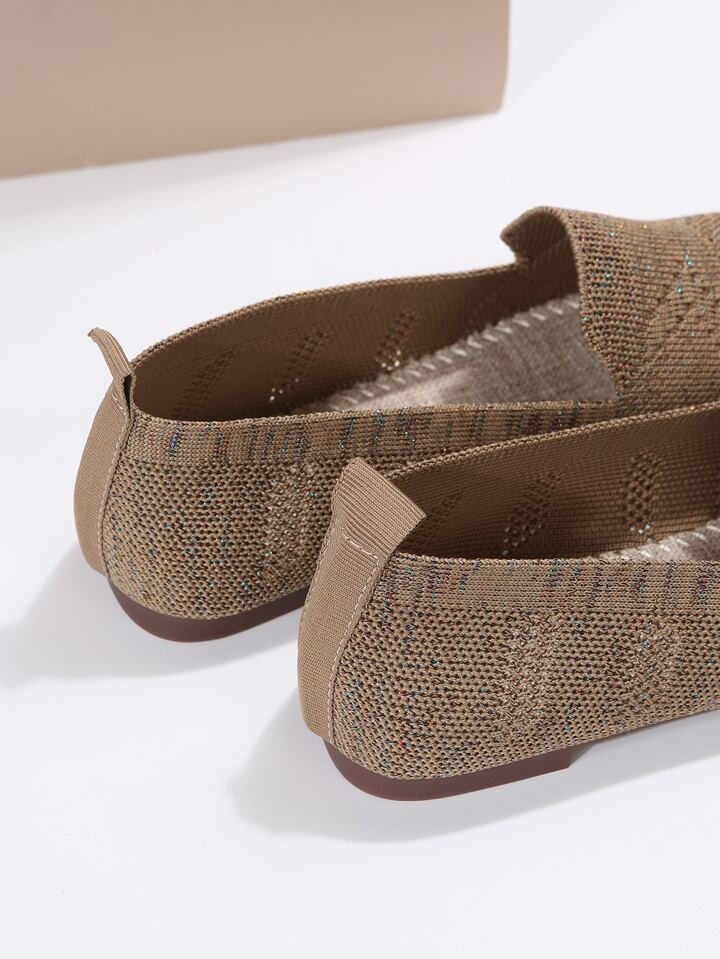 Zwarte Isabella dames schoenen, orthopedisch en antislip, bieden comfort en stijl.
