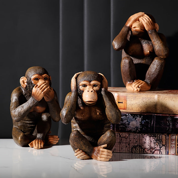 Set van realistische chimpansee beeldjes van hars, perfect voor speelse interieurdecoratie.