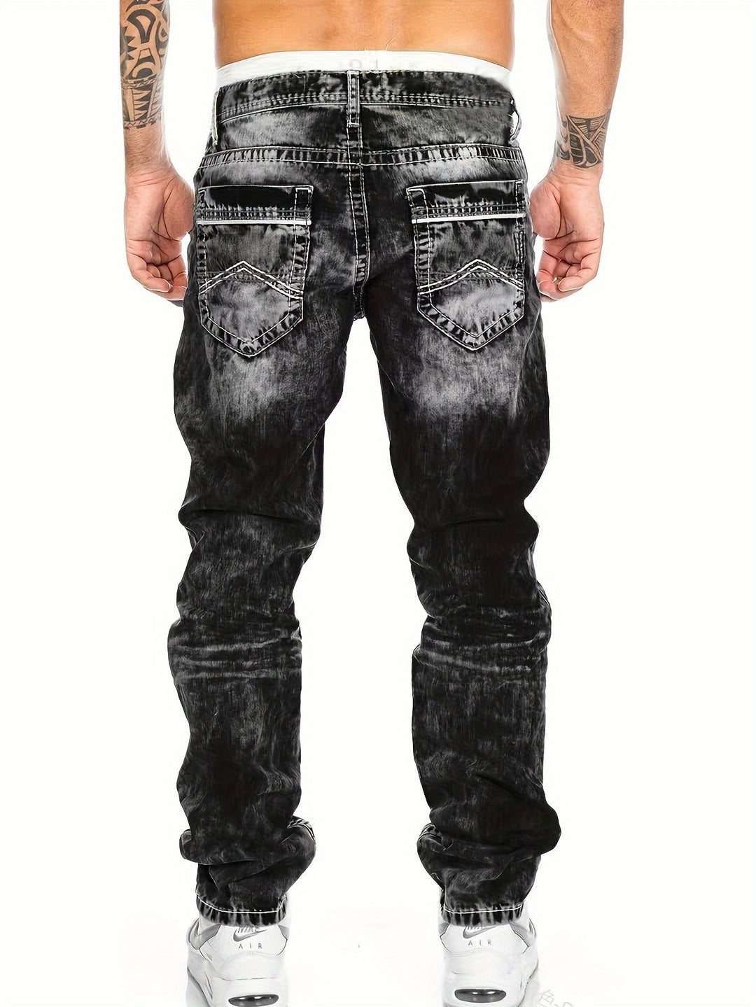 Donkere heren distressed jeans, punk look, met slim fit en rechte pijp. Perfect voor heren streetwear.