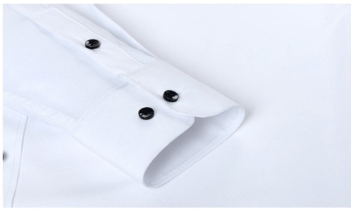 Wit strijkvrij slim fit heren overhemd, veelzijdig en comfortabel voor dagelijks zakelijk gebruik.