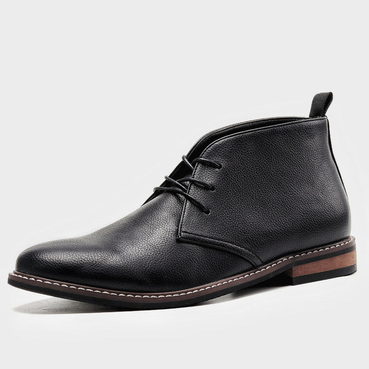 Zijprofiel van Hugo heren desert boots, met kenmerkende vetersluiting en robuuste, comfortabele zool.