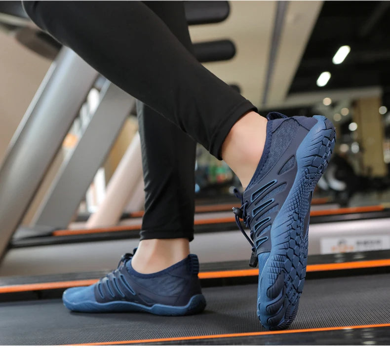Paar sportieve BioStride PRO 2.0 unisex barefoot schoenen, klaar voor comfort, flexibiliteit en vrije tijd avonturen.