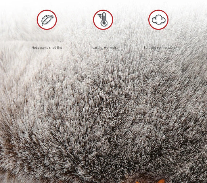 Geavanceerde zwarte wintersportmuts, wind- en waterdicht, voor alle weertypes.
