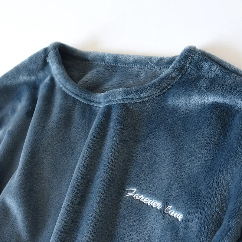 Betaalbare heren pyjamaset, warme en comfortabele optie voor de winter.