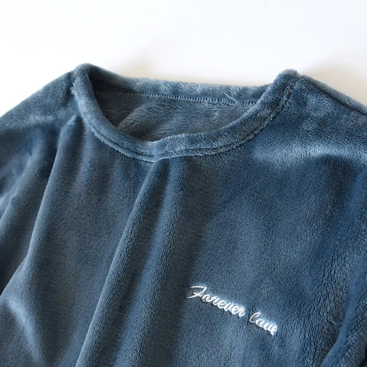 Betaalbare heren pyjamaset, warme en comfortabele optie voor de winter.