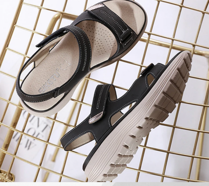 Orthopedische slippers Celina voor dames, verlichten hallux valgus pijn en bieden dagelijks comfort.
