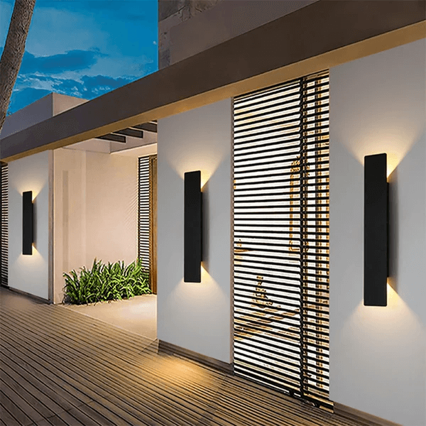 Compacte LED buitenlamp, aluminium, waterdicht IP65, energiezuinige up-down verlichting.
