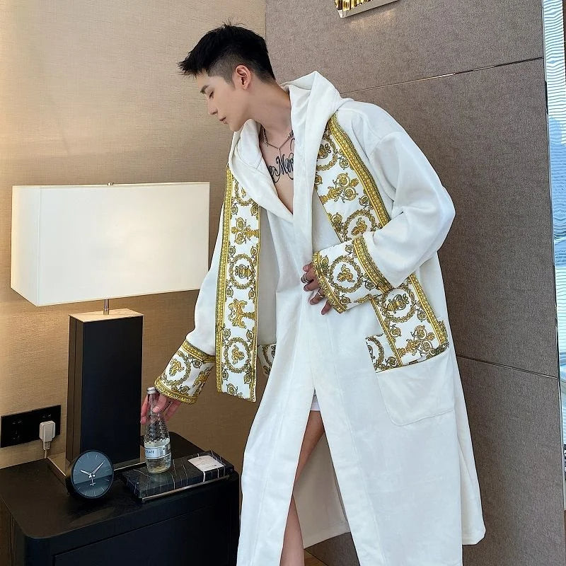 Zachte fluwelen herenbadjas, perfect als warme loungekleding.