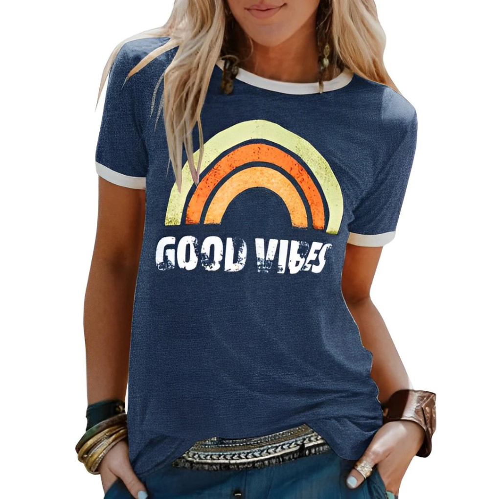 Dames 'Good Vibes' T-shirt met levendige letterprint. Comfortabel basic shirt voor een relaxte zomerstijl.