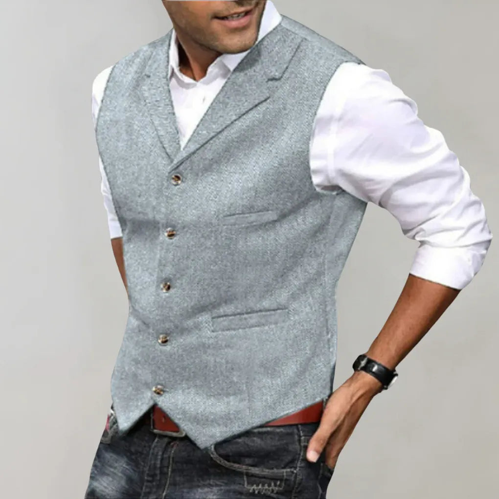 Hoogwaardig elegant herenvest, perfect als formeel gilet. Geeft een verfijnde en stijlvolle uitstraling aan herenkleding.