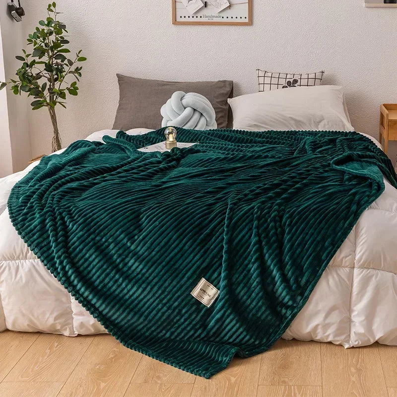 Warme Herfst Deken van dik flanel; ideaal voor knusse avonden op de bank. Comfortabele winterdeken.