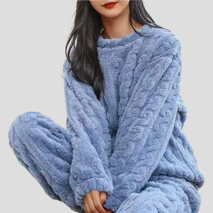 Dames fleece pyjamaset, ultiem warm & comfortabel. Ideaal als nachtkleding of loungewear voor thuis.