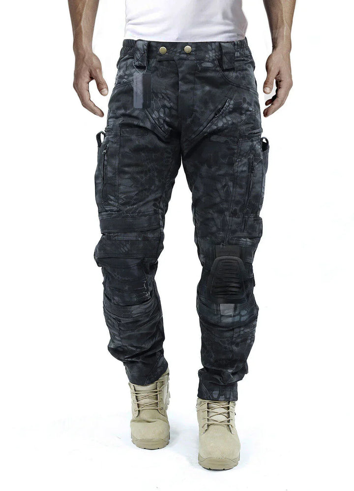 Stijlvolle heren cargo broek Bram met kniebescherming, stretch tailleband en handige zakken voor werk en vrije tijd.