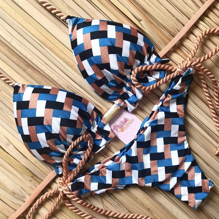 Stijlvolle Dames Juna bikini met trendy design. Perfecte damesbadmode en strandkleding voor de zomercollectie.