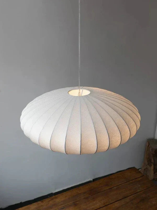Elegante SilkCrown zijden hanglamp voor woondecoratie met fonkelende kristallen voor een moderne look.
