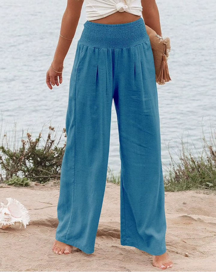 Modieuze damesbroek met wijde pijpen, tijdloze polyester comfort voor een moderne en chique look.