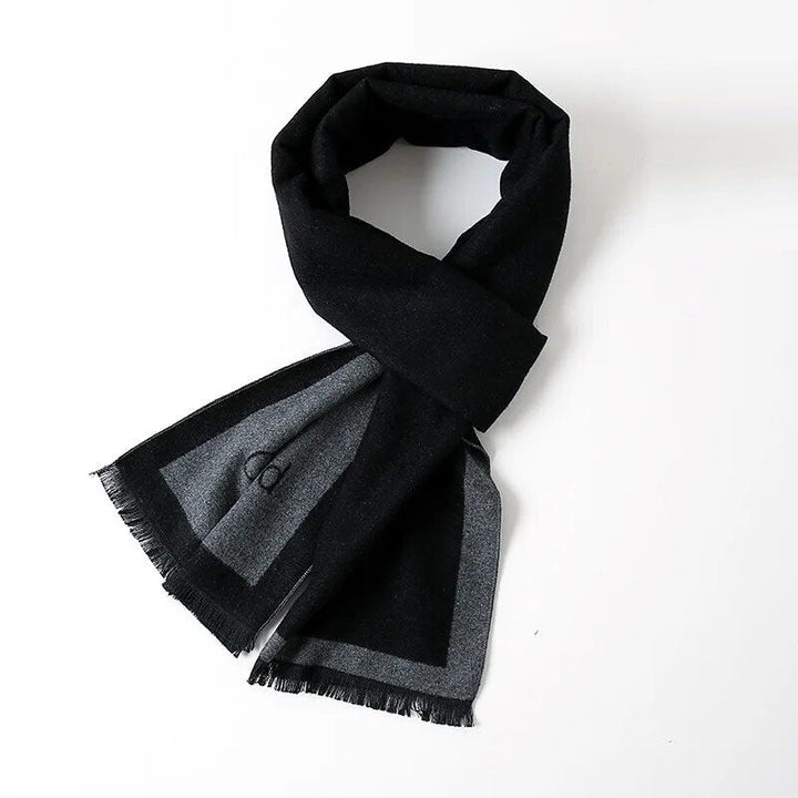 Stijlvolle heren sjaal van kasjmier met klassiek ruitpatroon, voor extra warmte.