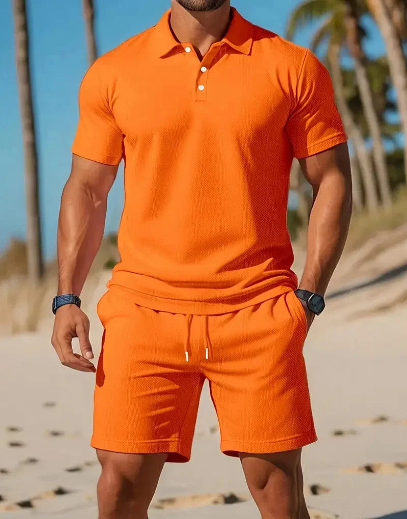 Heren tweedelige zomer set met korte mouwen en shorts, ideaal voor ontspannen dagen en vrije tijd. Ademend breisel.