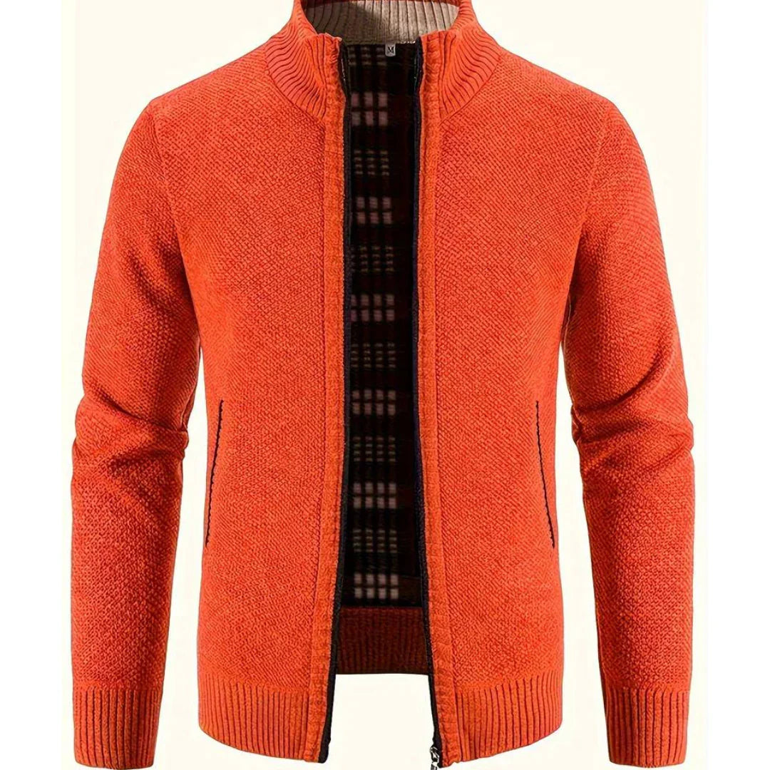 Lichtgrijs gebreid herenvest, veelzijdig en warm, geschikt voor lente, herfst en winter kleding.
