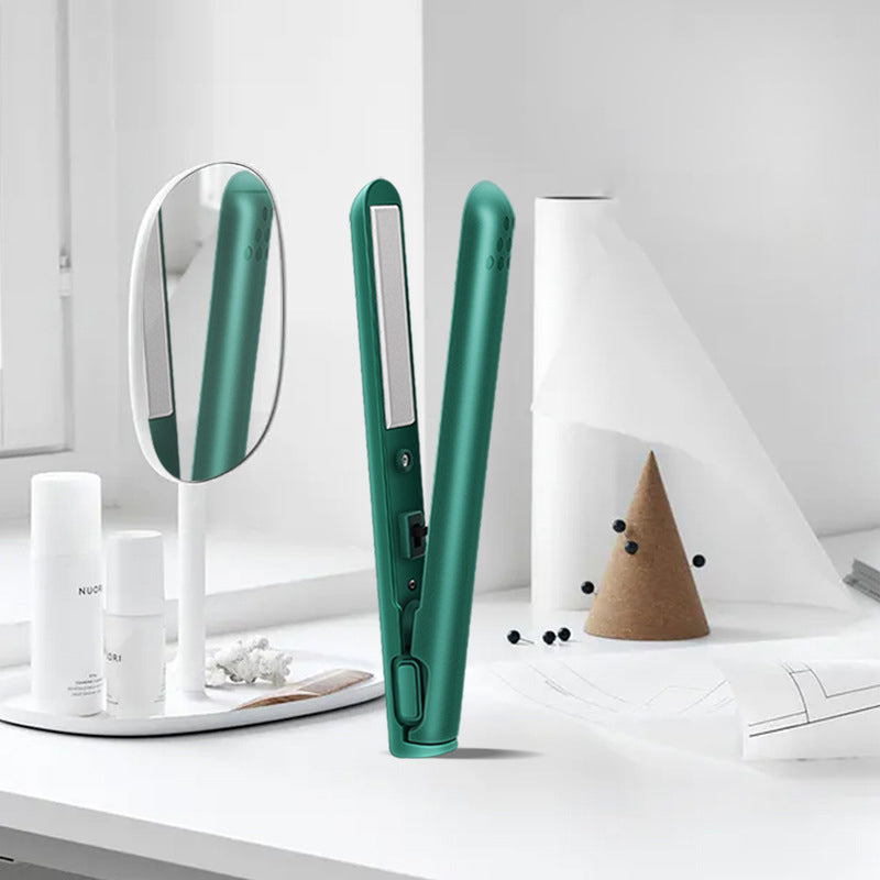 Compacte Lina mini krul- en stijltang, ideaal voor haarstyling onderweg en touch-ups.