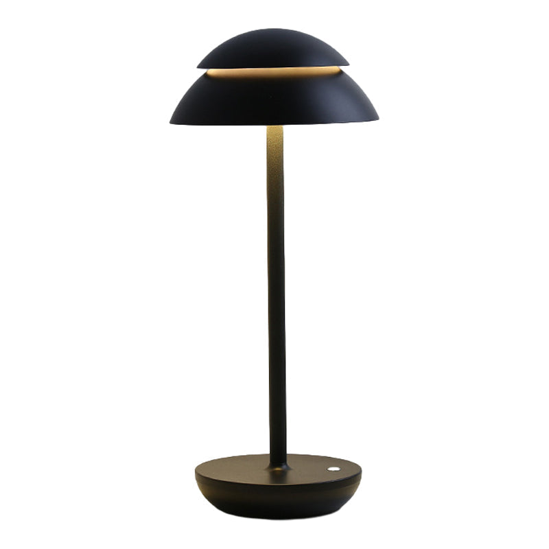 Draadloze oplaadbare GlowBeam tafellamp; warm LED licht voor sfeervol interieur.