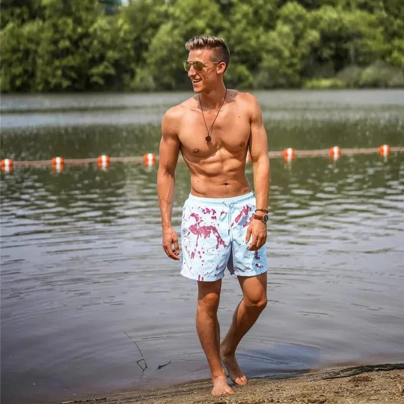 Unieke heren zwembroek voor dynamisch zomerplezier, kleurveranderend design; hippe zwemkleding voor de zomer.