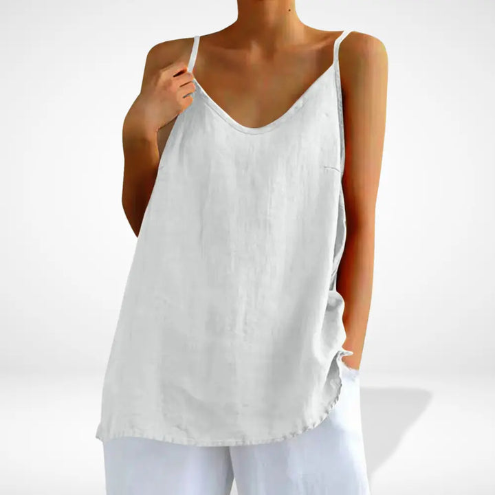 Trendbewuste dames spaghettibandjes top; een must-have voor elke veelzijdige zomer garderobe.